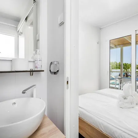 Vakantiehuis Mobile In By Pusca Bay Omišalj
